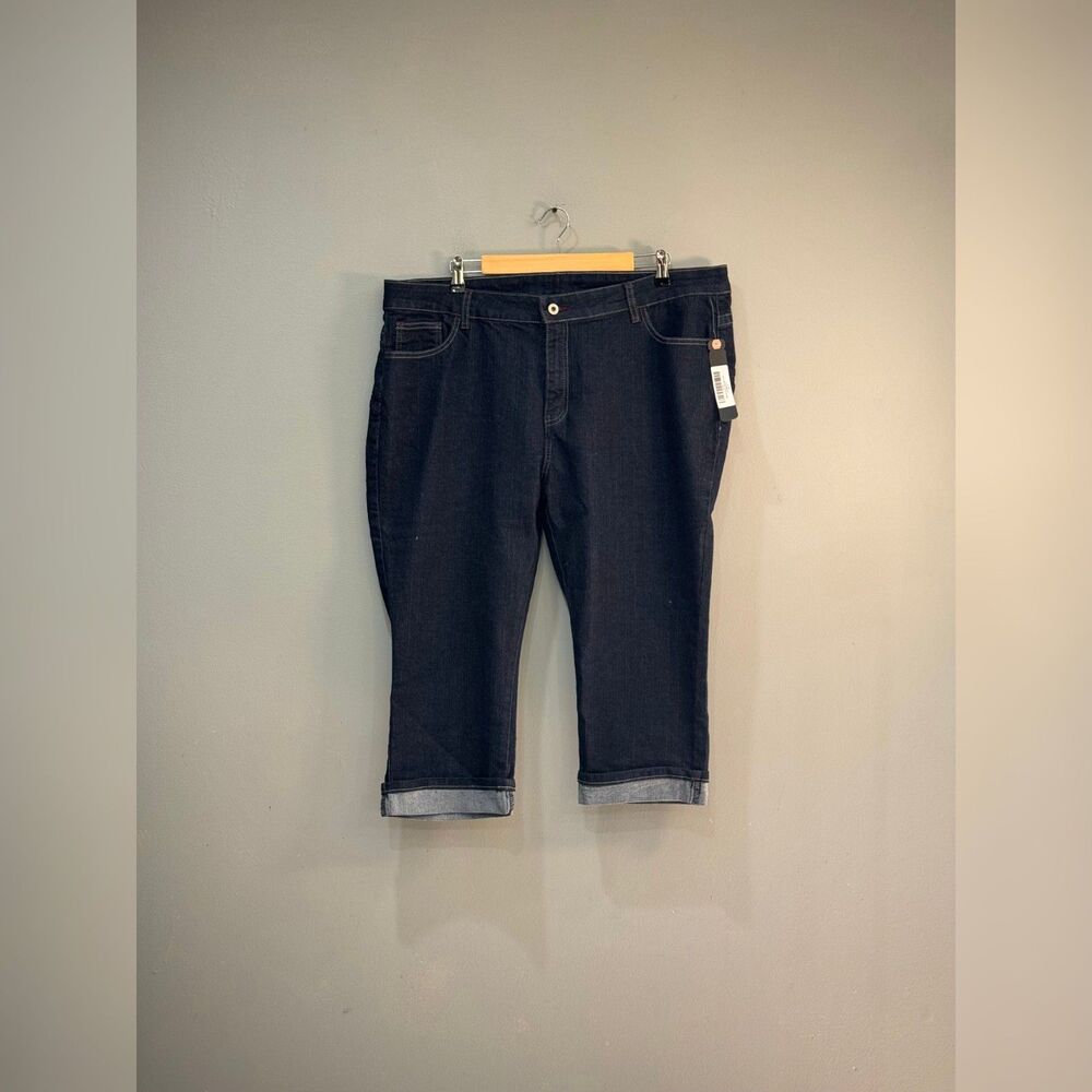 Be Girl Buttlifter Dark Wash Capri Jeans Size 22 NWT